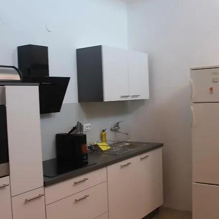 Koralj Apartman *